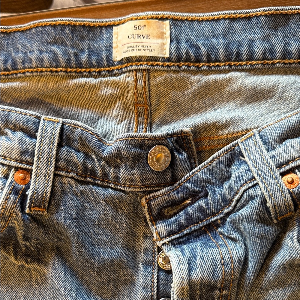 Levi's 501 Curve Straight Leg Jeans - Light Blue